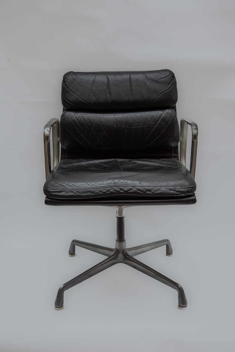 Office Black Leather Soft Pad Aluminium Group Desk Chair by Herman Miller 1960s