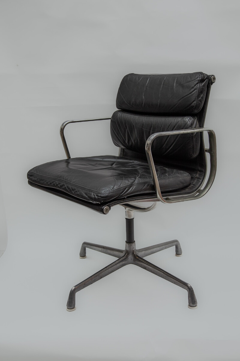 Office Black Leather Soft Pad Aluminium Group Desk Chair by Herman Miller 1960s