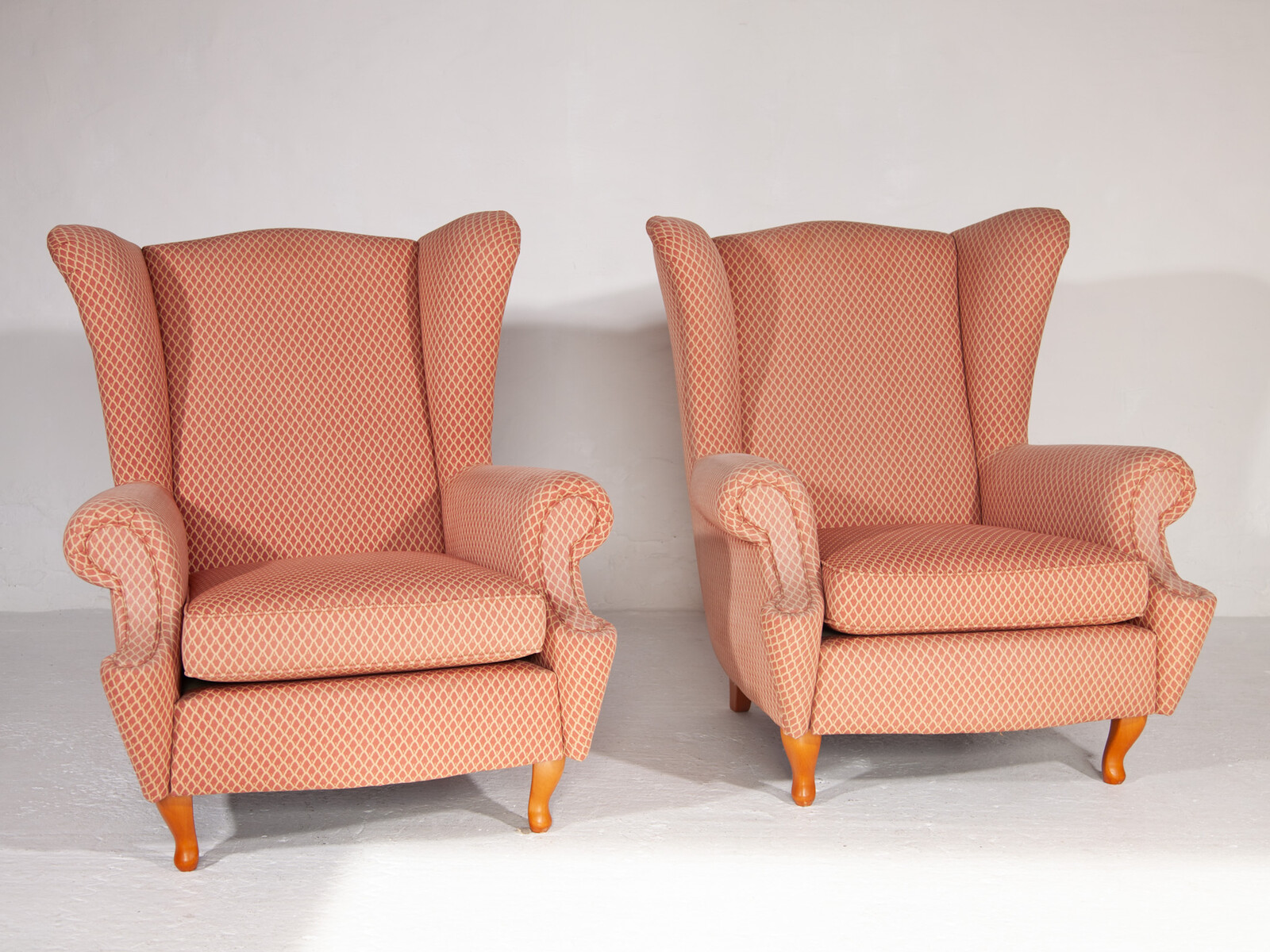 Set of 2 Lounge Wingback Chairs